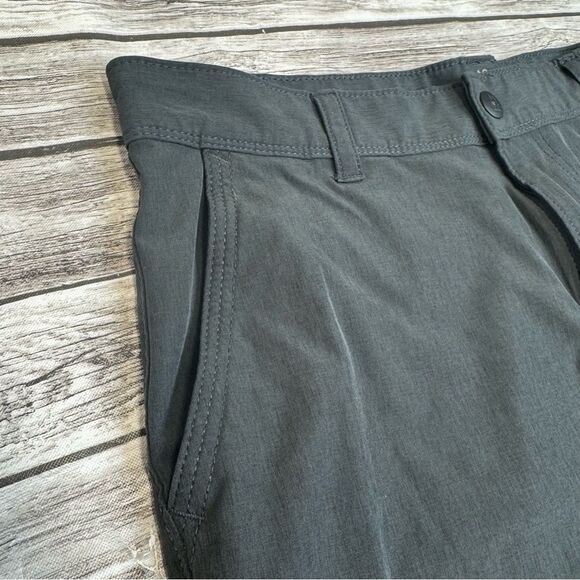 G.H. Bass & Co. Men's Casual Shorts Grey Gray 32 9.5 Inseam Quick Dry Pockets - Picture 3 of 11